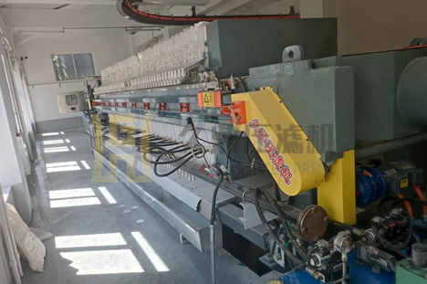 遼寧省150平方翻板式壓濾機使用現場